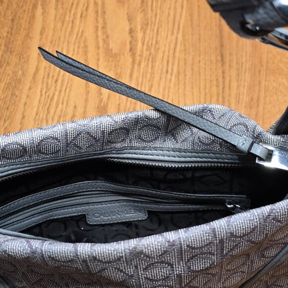 Calvin Klein Ivy Novelty Hobo Gray/silver - Picture 10 of 14